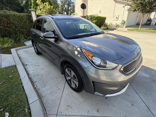 Gray 2018 Kia Niro LX