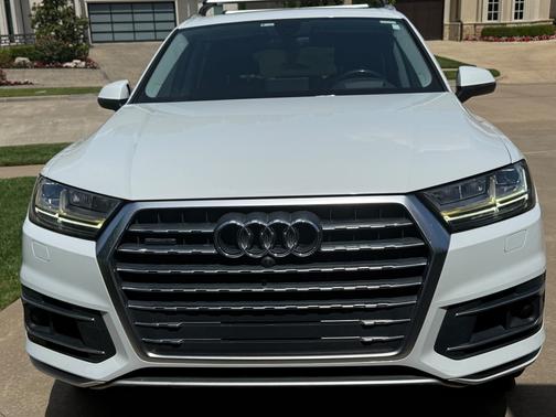 White 2018 Audi Q7 3.0T Prestige