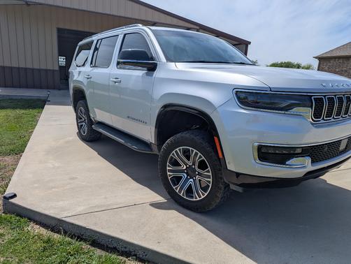 Silver 2023 Jeep Wagoneer Base