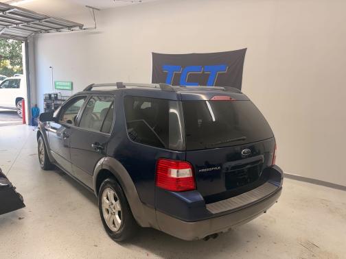 Blue 2006 Ford Freestyle SEL