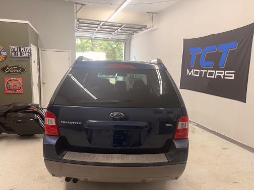 Blue 2006 Ford Freestyle SEL