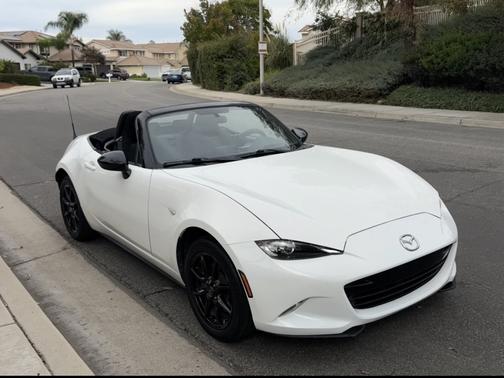 White 2019 Mazda MX-5 Miata Sport