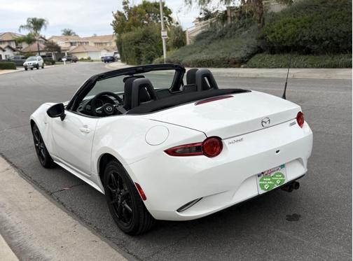 White 2019 Mazda MX-5 Miata Sport