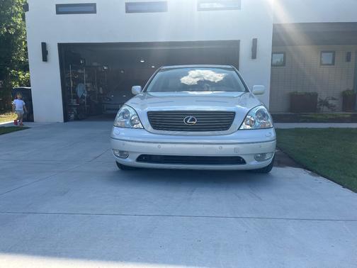 White 2001 Lexus LS 430 Base