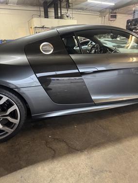 Gray 2010 Audi R8 5.2 quattro
