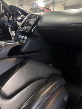 Gray 2010 Audi R8 5.2 quattro
