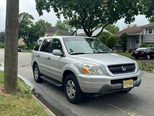 Gray 2005 Honda Pilot EX-L