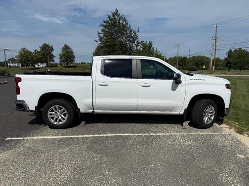White 2021 Chevrolet Silverado 1500 LT