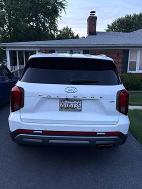 White 2023 Hyundai PALISADE Limited