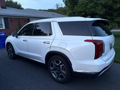 White 2023 Hyundai PALISADE Limited