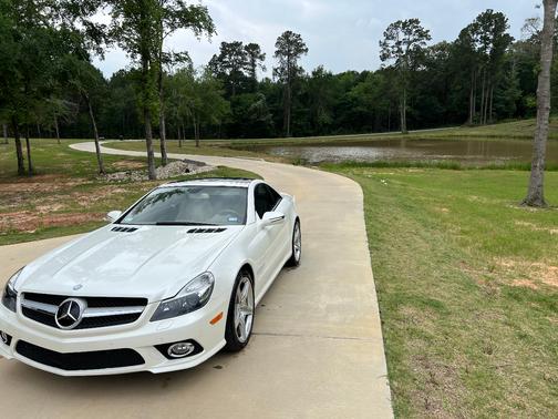 White 2009 Mercedes-Benz SL-Class SL550 Roadster