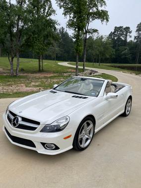 White 2009 Mercedes-Benz SL-Class SL550 Roadster