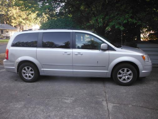 2010 Chrysler Town & Country Touring