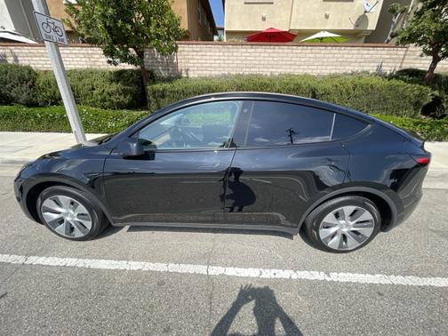 Black 2021 Tesla Model Y Long Range