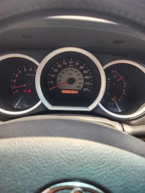 Silver 2005 Toyota Tacoma PreRunner Access Cab