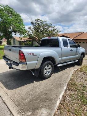 Silver 2005 Toyota Tacoma PreRunner Access Cab