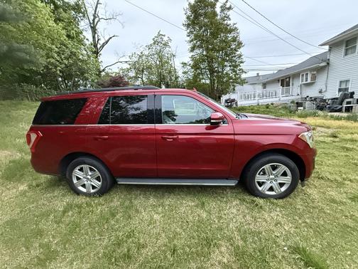 Red 2019 Ford Expedition XLT