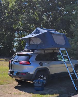 Gray 2017 Jeep Cherokee Trailhawk
