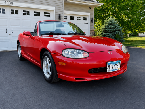 Red 1999 Mazda MX-5 Miata Base