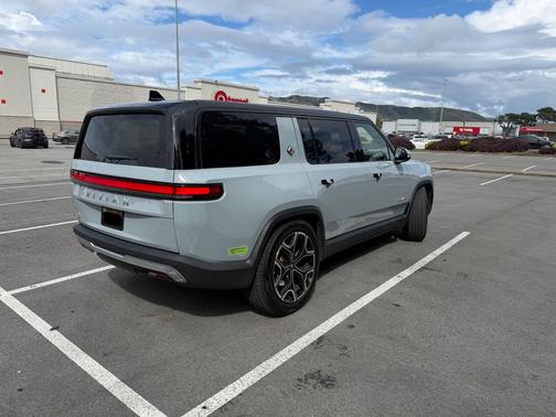 2023 Rivian R1S Adventure Quad-Motor Large Package