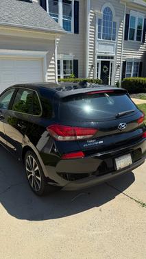 Black 2020 Hyundai Elantra GT Base