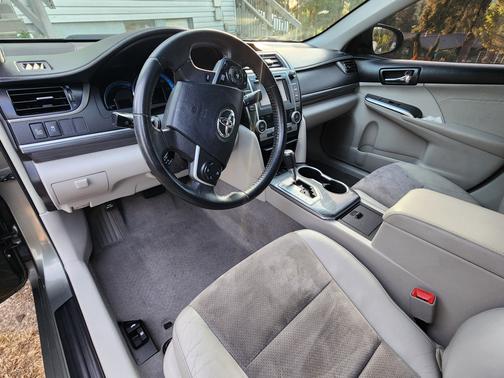 2013 Toyota Camry Hybrid XLE