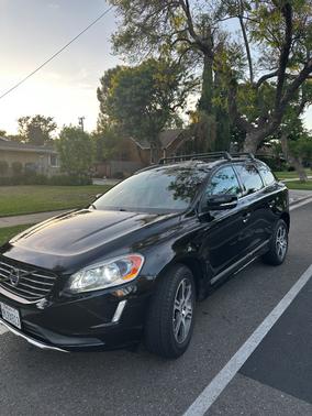 Black 2014 Volvo XC60 T6 Platinum