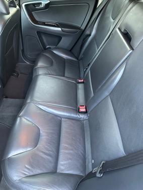 Black 2014 Volvo XC60 T6 Platinum
