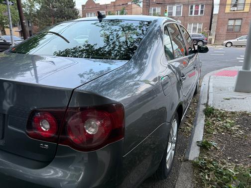Gray 2010 Volkswagen Jetta Limited Edition
