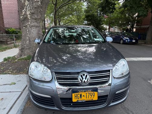 Gray 2010 Volkswagen Jetta Limited Edition