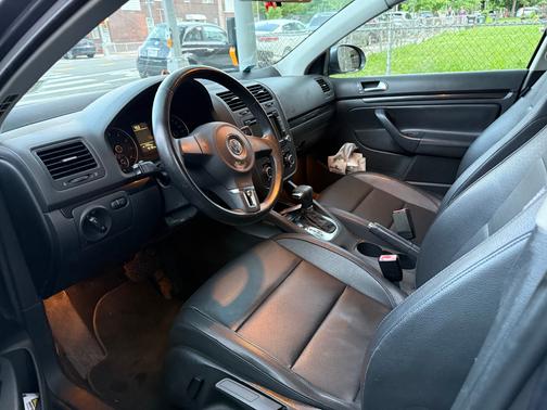 Gray 2010 Volkswagen Jetta Limited Edition