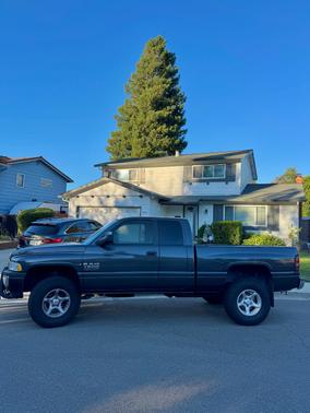 Gray 2001 Dodge Ram 1500 Quad Cab