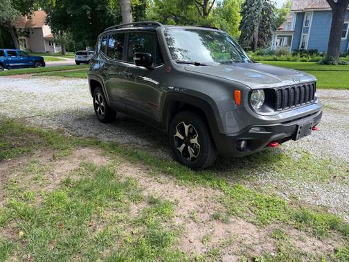 Gray 2022 Jeep Renegade Trailhawk