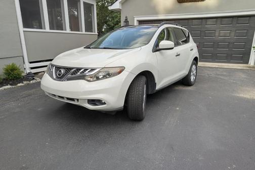 White 2011 Nissan Murano SL