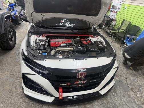 White 2018 Honda Accord Sport 2.0T