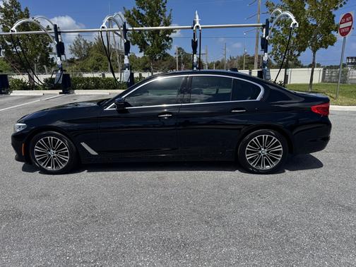 Black 2018 BMW 530 i