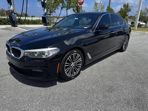 Black 2018 BMW 530 i