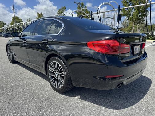 Black 2018 BMW 530 i