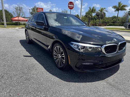 Black 2018 BMW 530 i