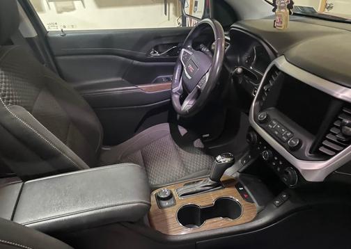 Red 2019 GMC Acadia SLE-2