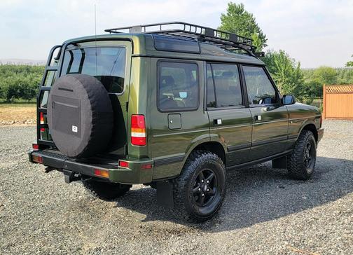 Green 1998 Land Rover Discovery LSE