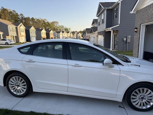 2013 Ford Fusion Hybrid SE Hybrid