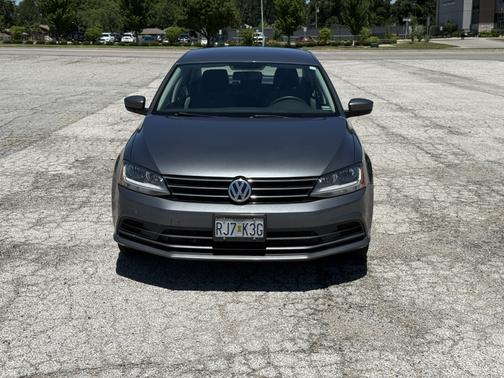 Gray 2017 Volkswagen Jetta 1.4T S