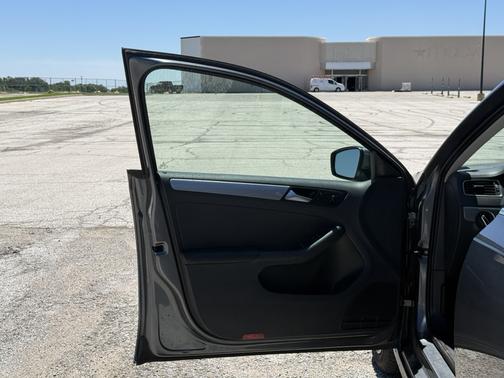 Gray 2017 Volkswagen Jetta 1.4T S