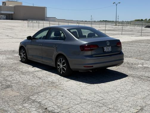 Gray 2017 Volkswagen Jetta 1.4T S