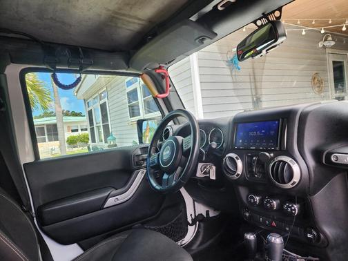 White 2017 Jeep Wrangler Unlimited Sahara