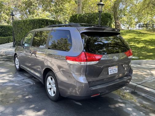 2014 Toyota Sienna LE