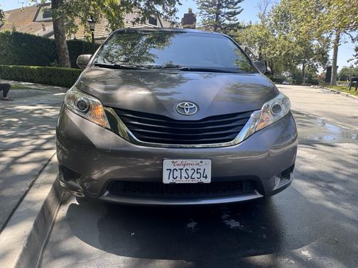 2014 Toyota Sienna LE
