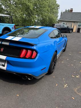 2017 Ford Shelby GT350 Base