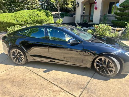 Black 2022 Tesla Model S Long Range